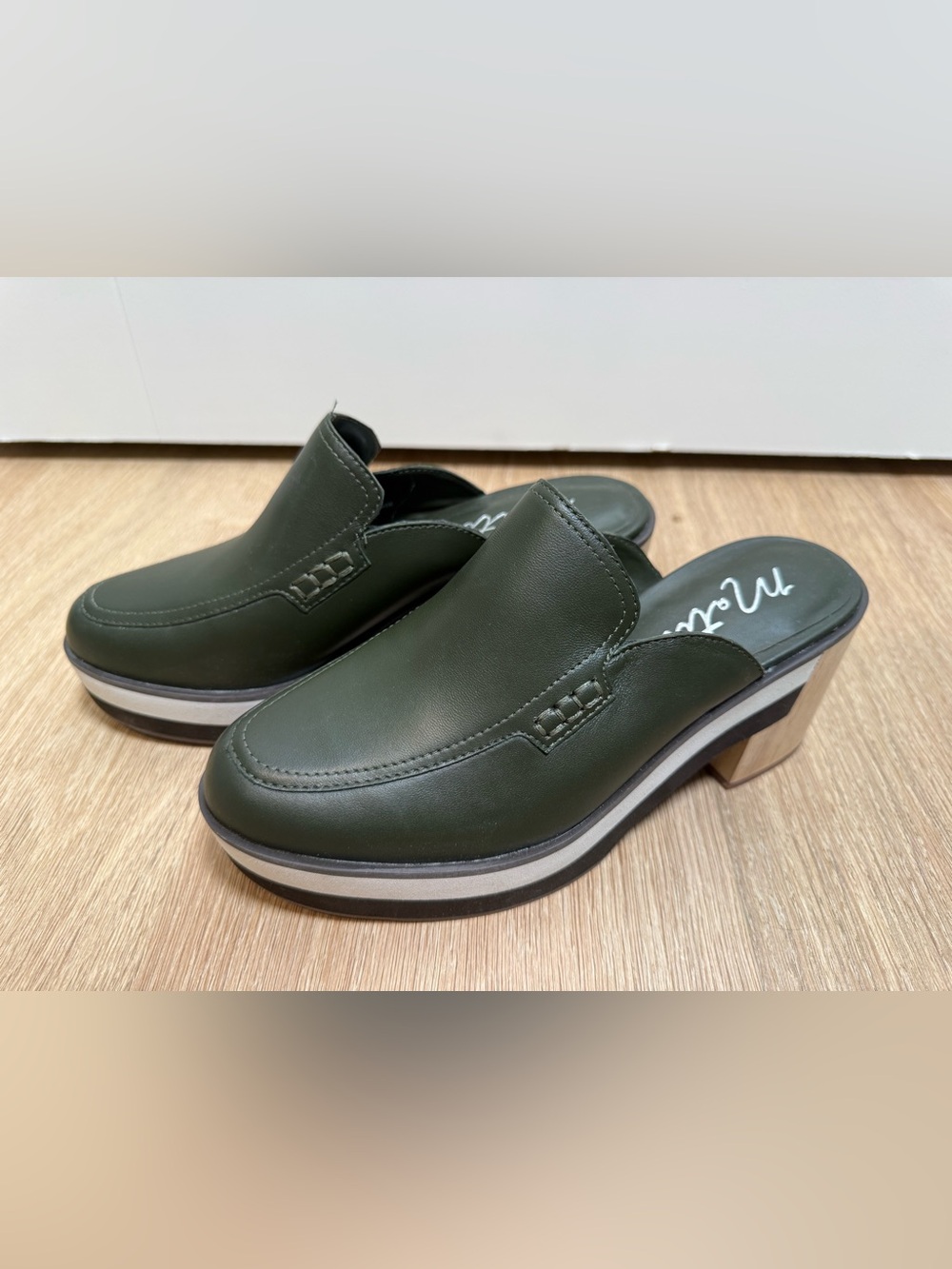Matisse Kristy Pine Green Leather Mule Loafers Wood Block Heel Size 7